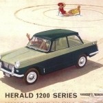 Laiks izņemt no cimdu nodalījuma 1964. gada  Triumph Herald lietošanas instrukciju!