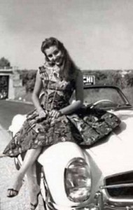 Romy_Schneider_Mercedes_300SL_01