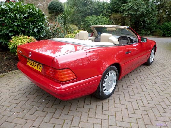 Izsolē nonāk PILNĪGI jauns DIVDESMITGADĪGS Mercedes-Benz SL500