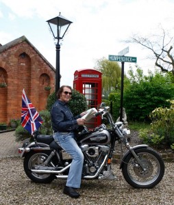 ENGELBERT HUMPERDINCK AT HIS LEICESTERSHIRE HOME