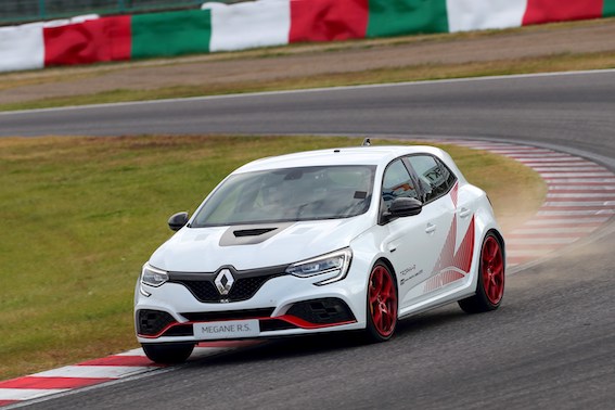 Jaunā MEGANE RS TROPHY-R: jauns rekords Sudzukas trasē 