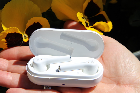 Austiņas ausīs un dzīve šķiet skaista! Huawei FreeBuds 3i bezvadu austiņu apskats