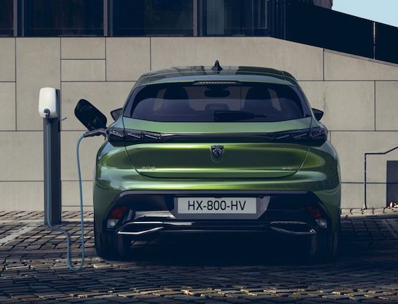 Jaunais, nu jau trešās paaudzes Peugeot 308 ar jauno markas emblēmu nonācis mūsu vērtējumam