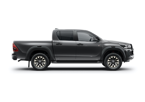 Toyota izziņojusi jauno Hilux GR SPORT ar rallija iedvesmotu veiktspēju un stilu. Latvijā tas nonāks jau vasarā!