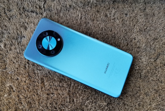 Huawei nova Y70 un nova Y90: pirmie iespaidi pēc dažu nedēļu lietošanas. Limuzīns velosipēda cenā!