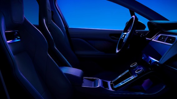 Jaguar I-PACE piedzīvojis savu nākamo paaudzi! Tagad tas ir smalki pilnveidots un ieguvis izteiksmīgāku dizainu.