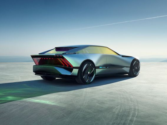 PEUGEOT prezentējis iespaidīgu vīziju par automobiļu nākotni. PEUGEOT INCEPTION CONCEPT pasažieri atrodas salonā ar stiklotu virsmu