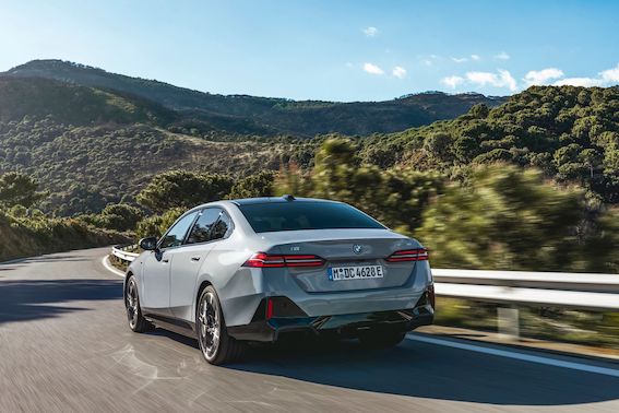 Tirgū nonāks jaunās paaudzes BMW 5. sērijas sedans. Dinamiskāks nekā jebkad agrāk, ar daudzām digitālām inovācijām.