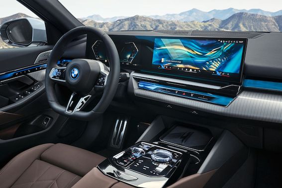 Tirgū nonāks jaunās paaudzes BMW 5. sērijas sedans. Dinamiskāks nekā jebkad agrāk, ar daudzām digitālām inovācijām.