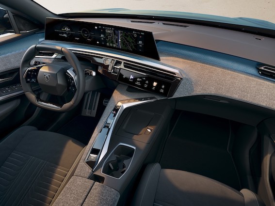 PEUGEOT prezentē jauno panorāmas i-Cockpit ar 21 collas ekrānu - iekļautas visjaunākās pieejamās tehnoloģijas