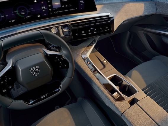 PEUGEOT prezentē jauno panorāmas i-Cockpit ar 21 collas ekrānu - iekļautas visjaunākās pieejamās tehnoloģijas
