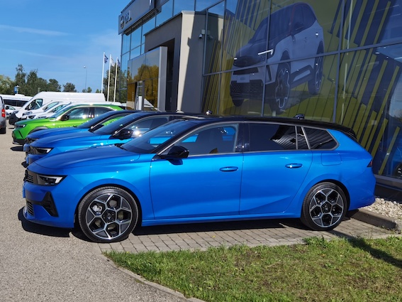 Izmēģinām jauno Opel Astra Electric: ar vienu uzlādi nobraucami 400 kilometri ja iztērēsim 48 000 eiro!