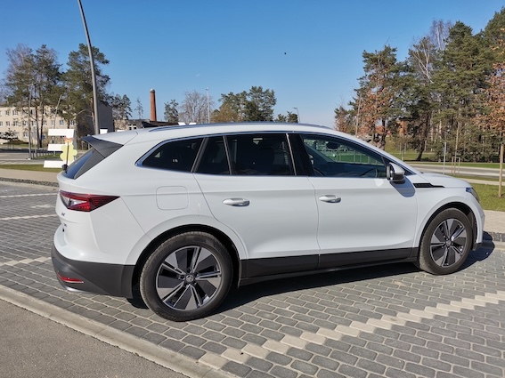 Pētījums stāsta, ka daudzi esošie elektrisko auto īpašnieki nākamo gribēs ar iekšdedzes dzinēju!
