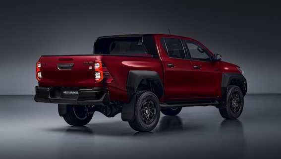 Toyota Hilux jaunā versija GR SPORT ir auto, kas pārliecinoši demonstrē jaunus standartus