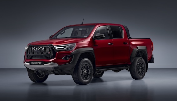 Toyota Hilux jaunā versija GR SPORT ir auto, kas pārliecinoši demonstrē jaunus standartus