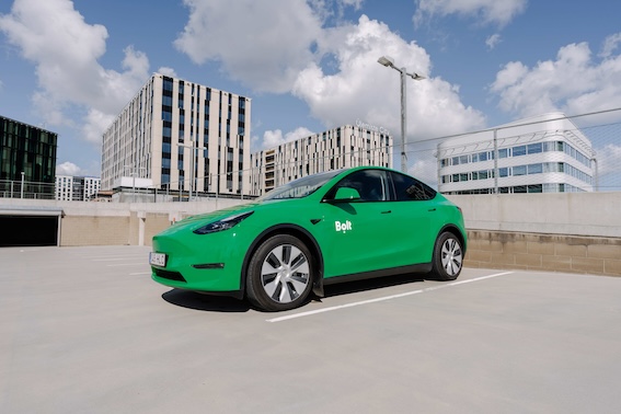 Kopbraukšanas uzņēmums "Bolt" Rīgā piedāvās arī Tesla. Būsim otrā pilsēta Eiropā!