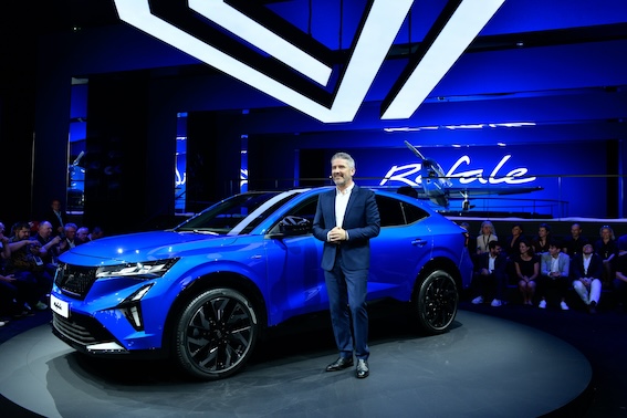 Pilnīgi jaunais Renault Rafale ir pieejama divos aprīkojuma standarta līmeņos: techno un esprit