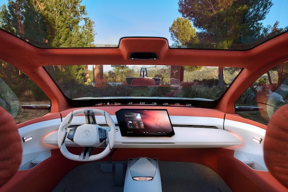 Jaunie BMW Vision Neue Klasse modeļi ar divvirzienu uzlādes iespējām