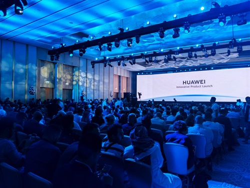 Karstas ziņas no Dubaijas! Viesojamies Huawei šā gada jaunumu pasākumā!