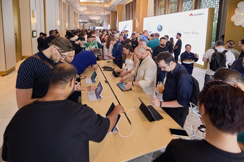 Karstas ziņas no Dubaijas! Viesojamies Huawei šā gada jaunumu pasākumā!