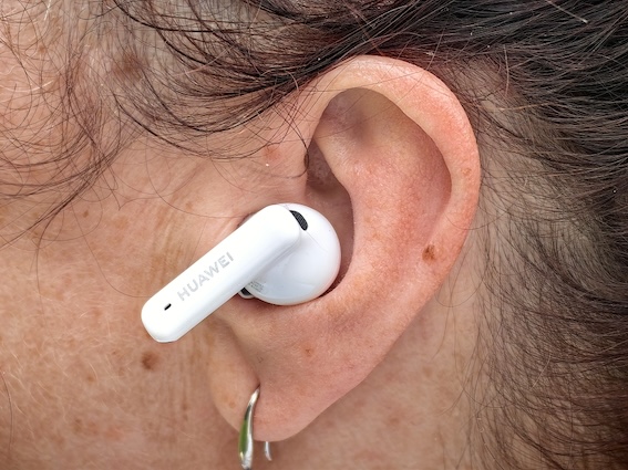 Huawei FreeBuds 6i - laba kvalitāte par saprotamu cenu! Pirmie iespaidi pēc "izmēģinājuma brauciena".
