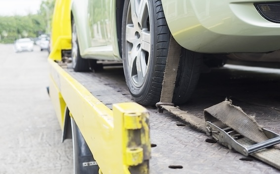 Apdrošinātāja ikdiena - gandrīz miljons eiro gadā tikai palīdzībai automobilim uz ceļa vien. Tad ar ko mēs īsti braucam?