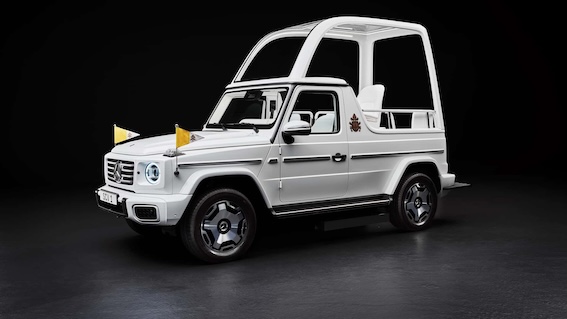 Vissvētākais no svētajiem - Romas pāvests ticis pie jauna "Popemobile". Ekoloģiski tīra G klases elektriskā Mercedes Benz!