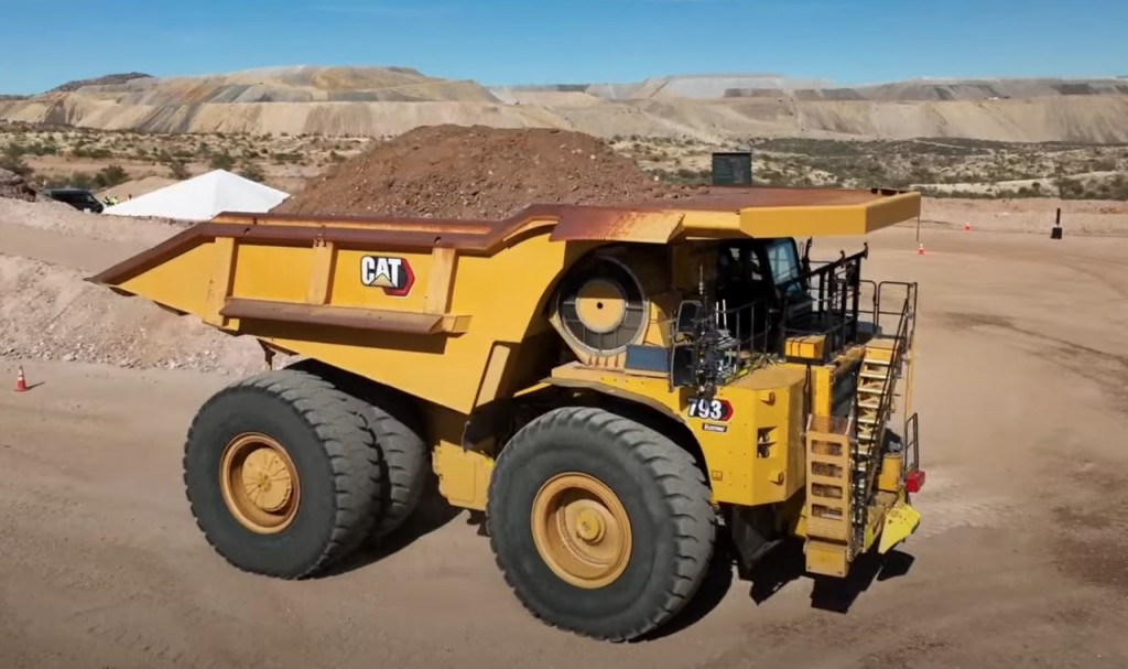 Caterpillar 793 Electric - pagaidām lielākais un jaudīgākais elektriskais automobilis visā pasaulē