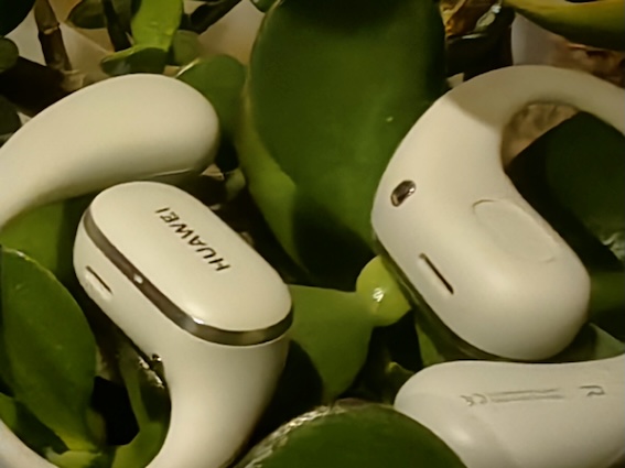 Huawei FreeArc austiņas - brīvroku sistēma autobraucējam vai mūzikas atskaņošanas ierīce skrējējam?