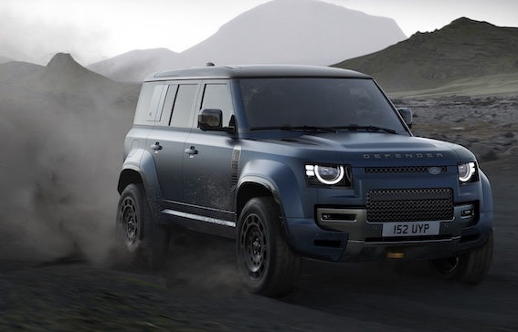 Bezceļa varonis: jaudīgajam Land Rover Defender OCTA pieejama plašāka personalizācija