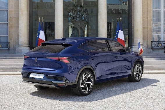 Renault Rafale Hyper Hybrid E-Tech 4x4 300 ZS, kurš izsteādāts Francijas prezidentūrai