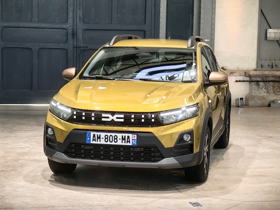 Noslēpumainā Dacia prezentācija Parīzē - no šodienas embargo ir kritis!