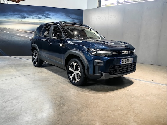 Noslēpumainā Dacia prezentācija Parīzē - no šodienas embargo ir kritis!