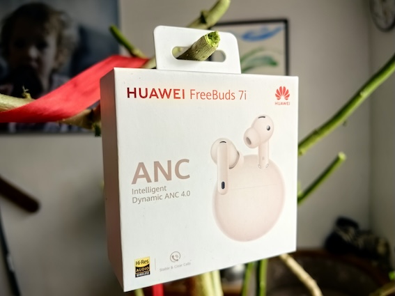 Huawei FreeBuds 7i – iespraud un aizmirsties!
