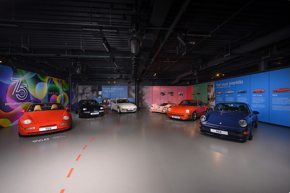 Jau 25 gadus Latvijā oficiāli var iegādāties un apkopt Porsche. Izveidojusies pat vesela kopiena!