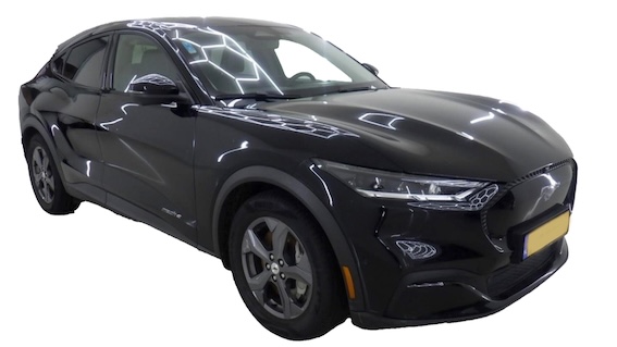 Trīsgadīgs Ford Mustang ar 450 000 kilometru nobraukumu! Turklāt elektriskais Ford Mustang!